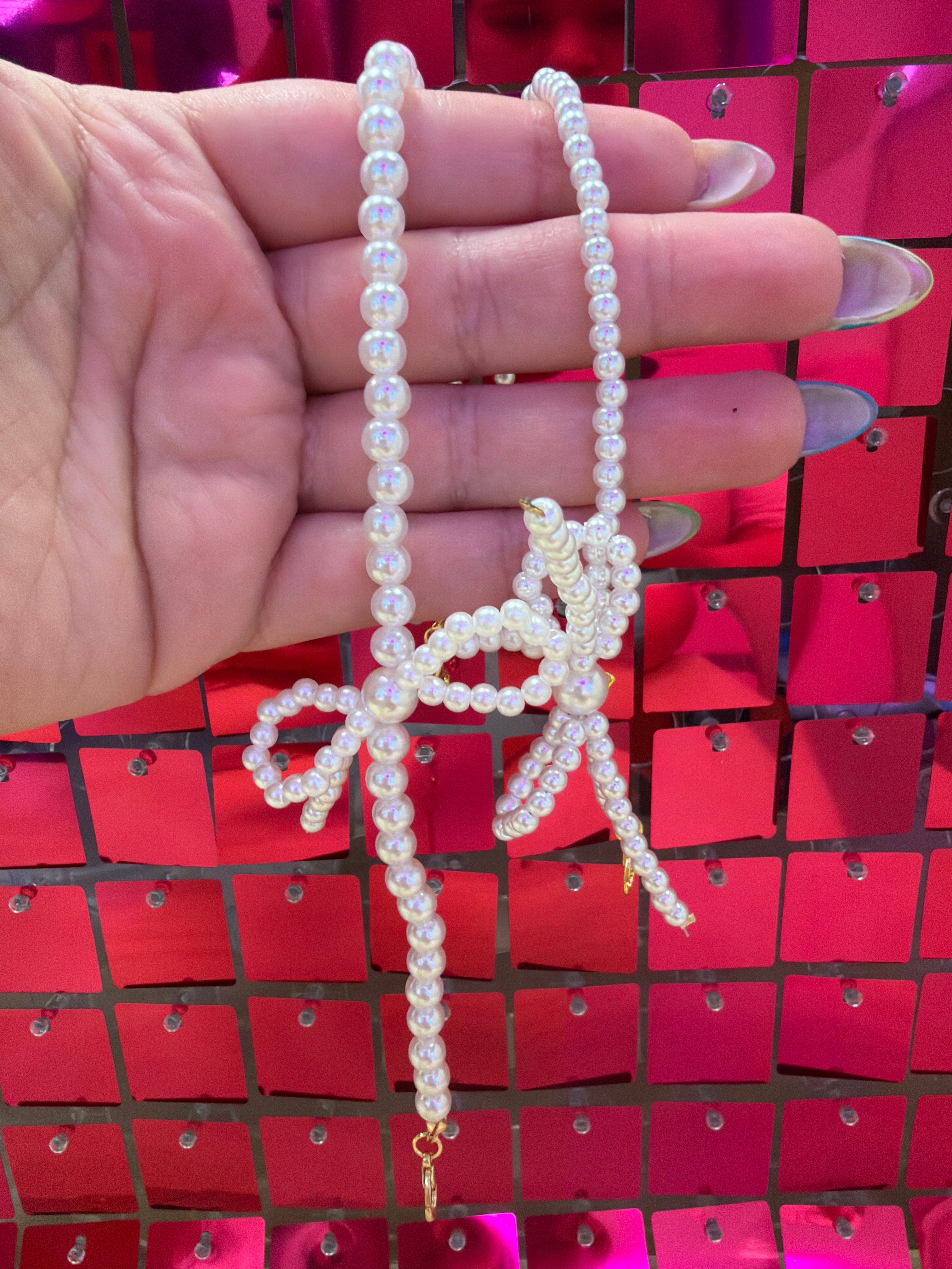 White Pearl Bow Hat Chain
