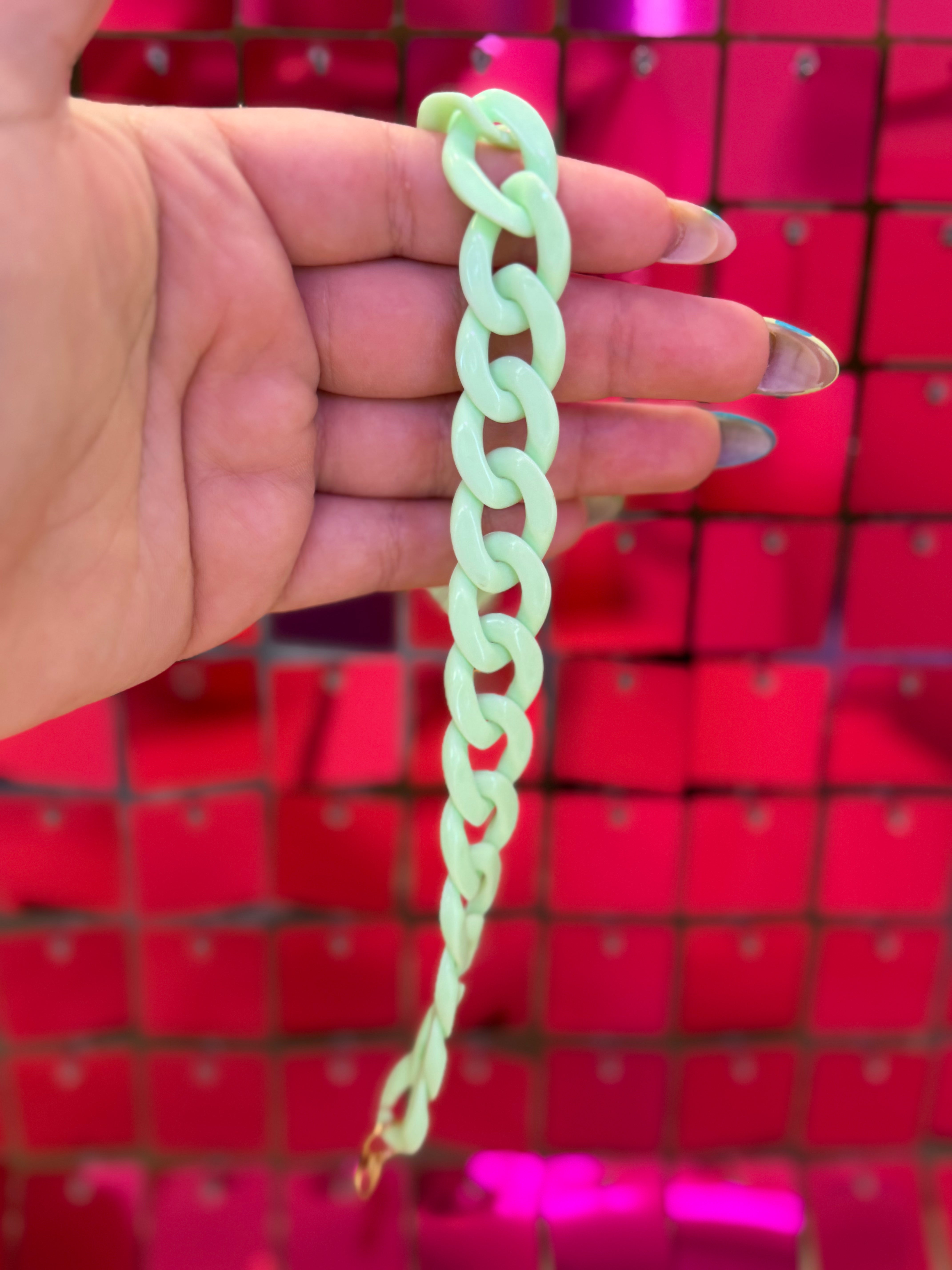 Chunky Pastel Chan Link Hat Chain