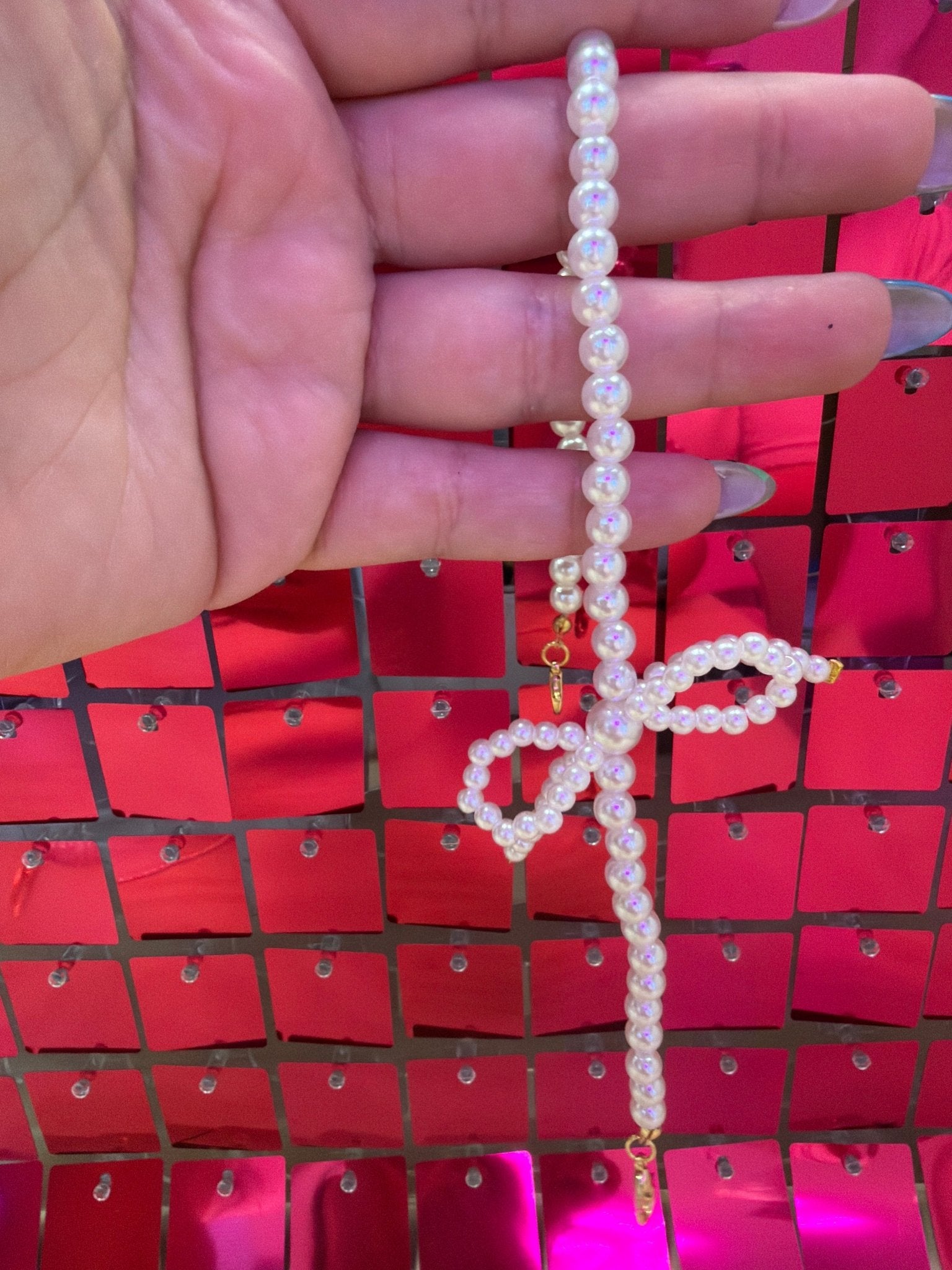 White Pearl Bow Hat Chain - My Vinyl Craft