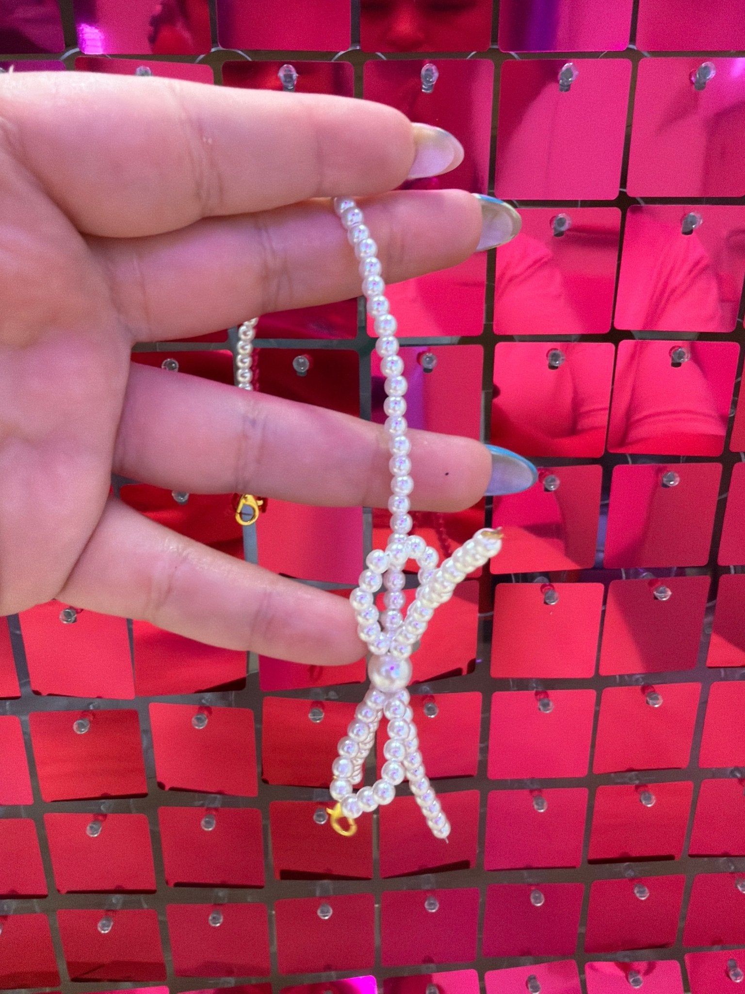 White Pearl Bow Hat Chain - My Vinyl Craft